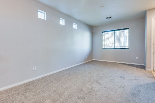 Building Photo - 5225 Shreve Ave