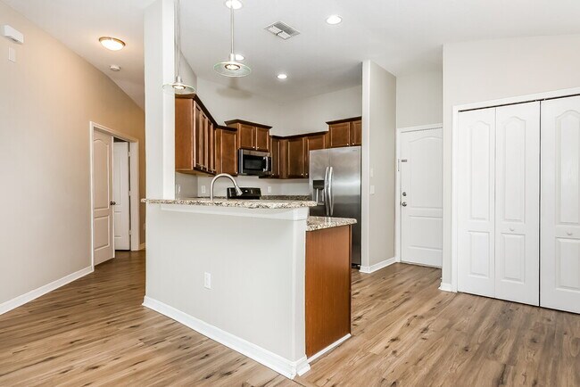 Building Photo - 1037 Seminole Sky Dr