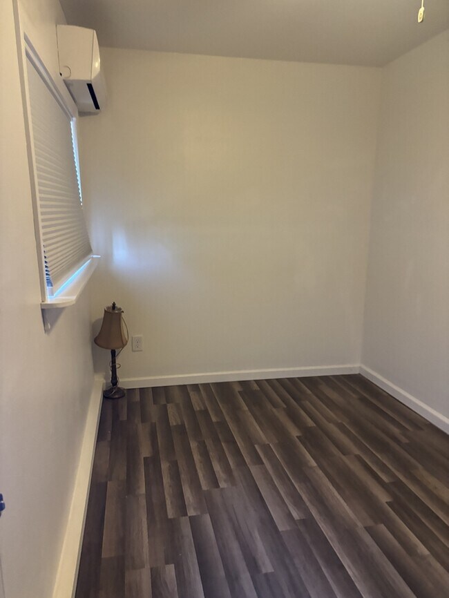 Building Photo - Modesto 3 Bedroom, 2 Bath Solar-Powered Home in the Sonoma School District