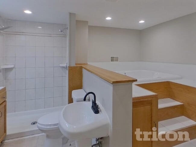 Building Photo - 12015 60th Pl N