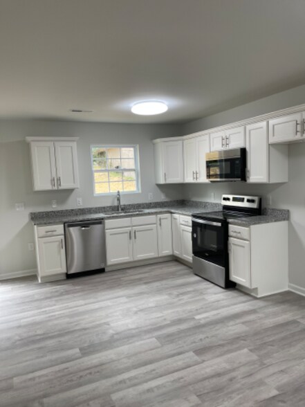 Building Photo - 1503 Larkin St