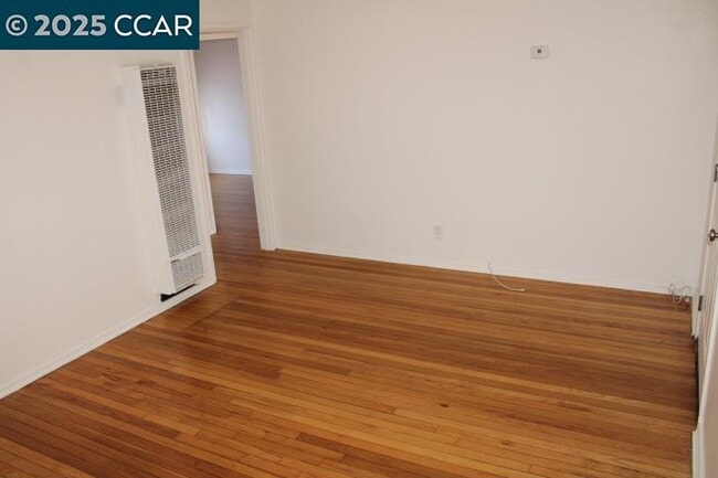 Building Photo - 835 33rd St