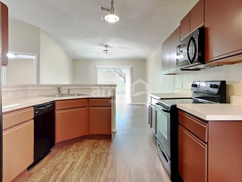 Building Photo - 1844 Saga Ct