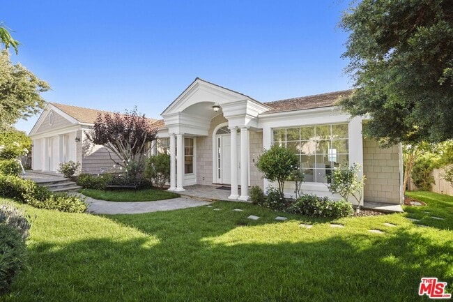 Building Photo - 7335 Birdview Ave