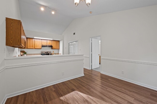 Building Photo - 67 Crystal Oaks Ct