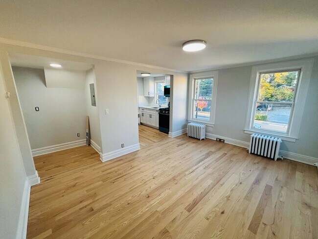 Primary Photo - 45 Glen Head Rd