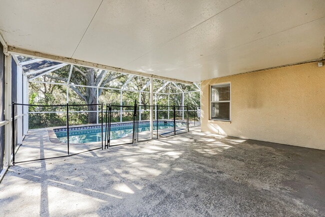 Building Photo - 11022 4th Ave E