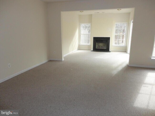 Building Photo - 24656 Kings Canyon Square