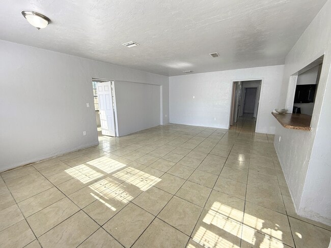 Primary Photo - 1711 NW 135th St