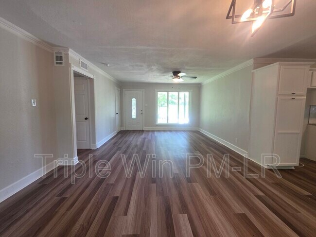 Building Photo - 8700 Winston Dr
