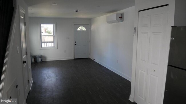 Building Photo - 708 59th Pl