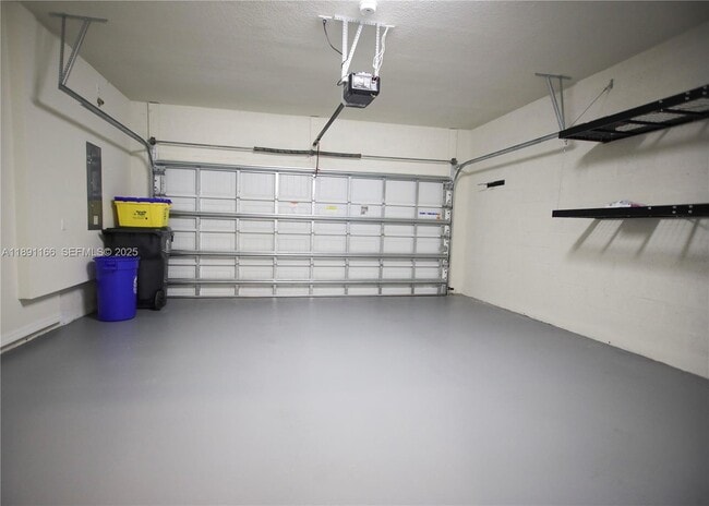 Building Photo - 8293 Cadre Noir Rd