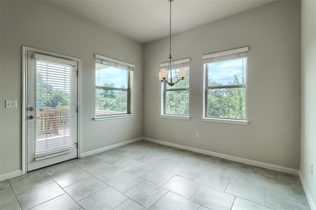 Building Photo - 5204 Bonneville Bend
