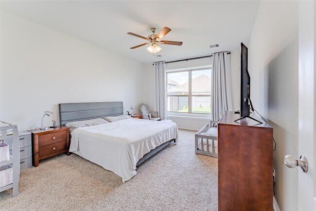 Building Photo - 8327 Threadfin Wy