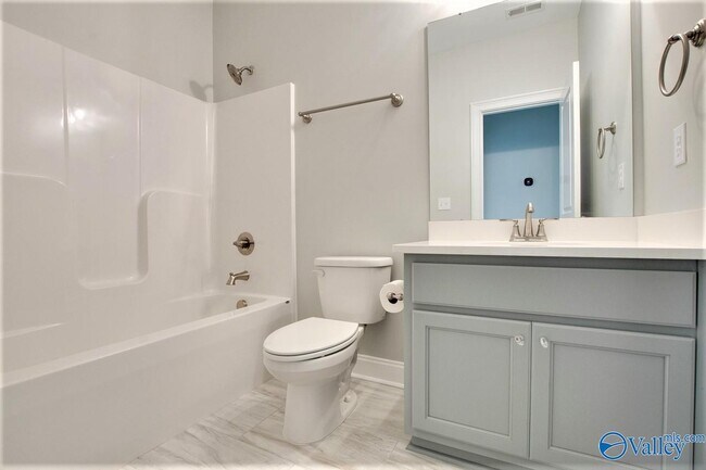 Building Photo - 330 Merrydale Dr
