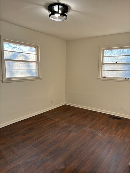 Building Photo - 3805 Burrus St