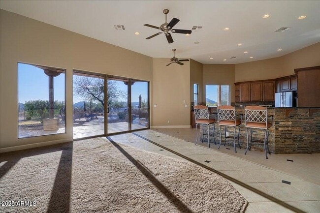 Building Photo - 6789 E Saber Rd