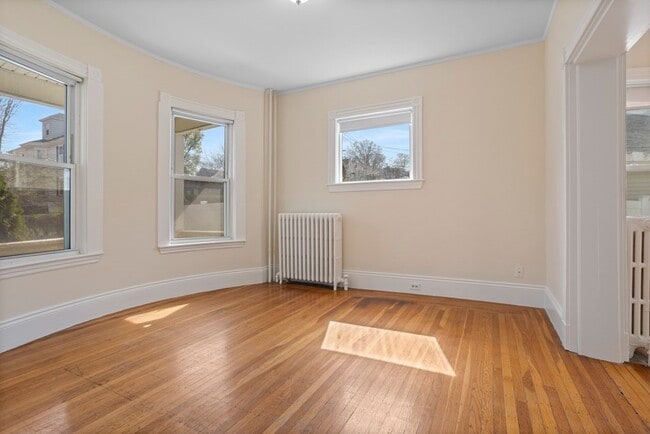 Building Photo - 324 Ashmont St