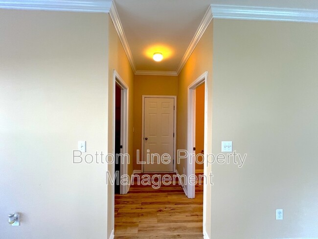 Building Photo - 815 Sarah Laura Ln