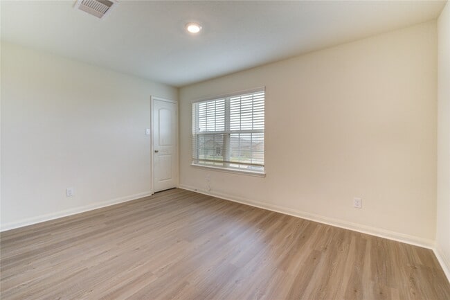 Building Photo - 3001 Iron Woods Dr