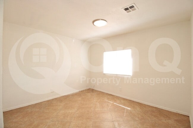 Building Photo - 642 S Jefferson St