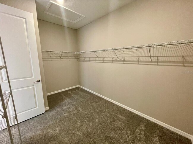 Building Photo - 5929 Oakhaven Ln