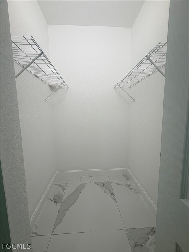 Building Photo - 3804 40th St SW