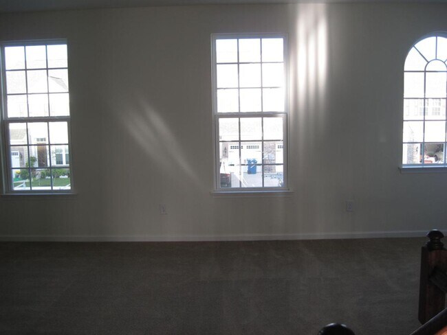 Building Photo - Large, Luxury, Garage Townhome in Hockessi...