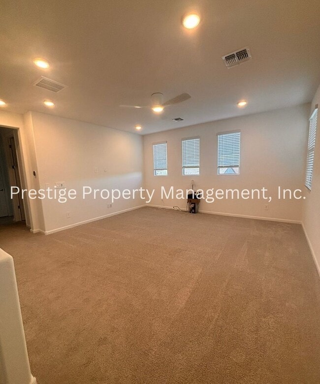 Building Photo - Beautiful 2/2 2-Story West Side Home With ...