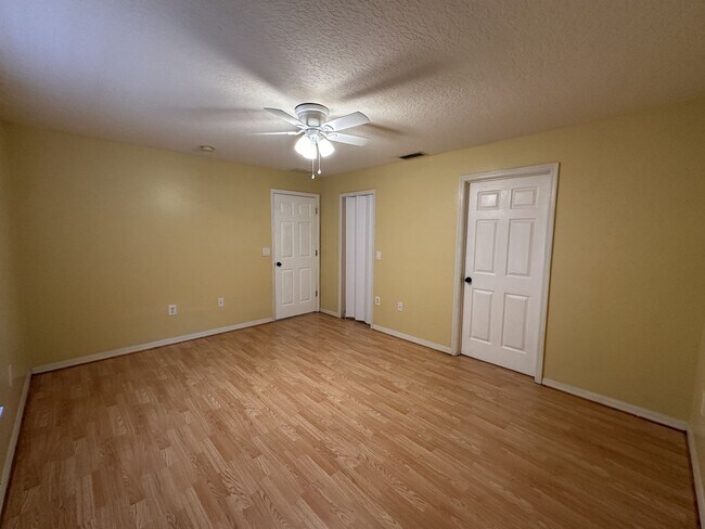 Building Photo - Palm Coast Charm