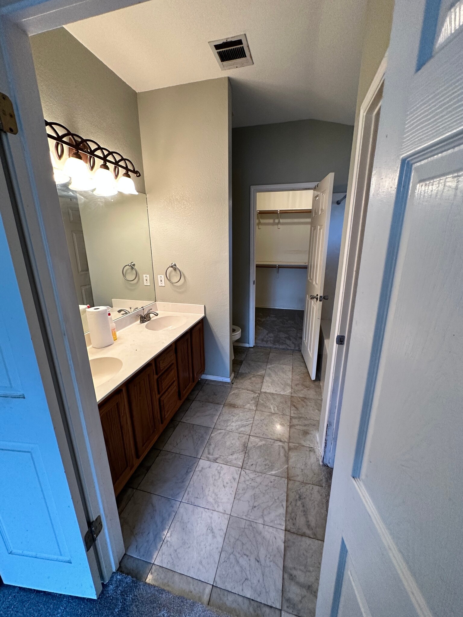 Walk in closet - 1003 Rolling Ridge Dr