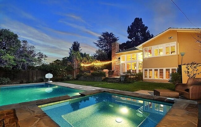 Building Photo - 4 Bed in Palos Verdes Estate • Valmonte Neighborhood