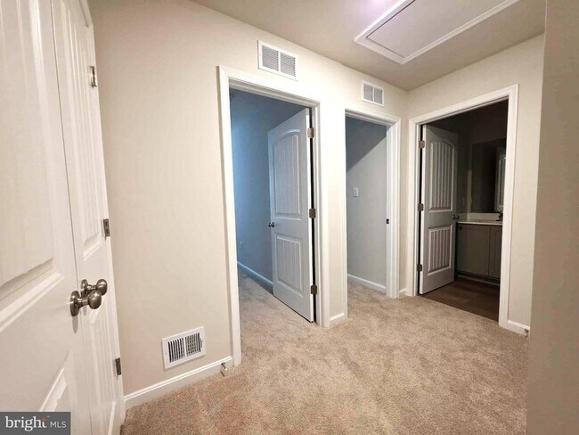 Building Photo - 1424 Sugarplum Ln