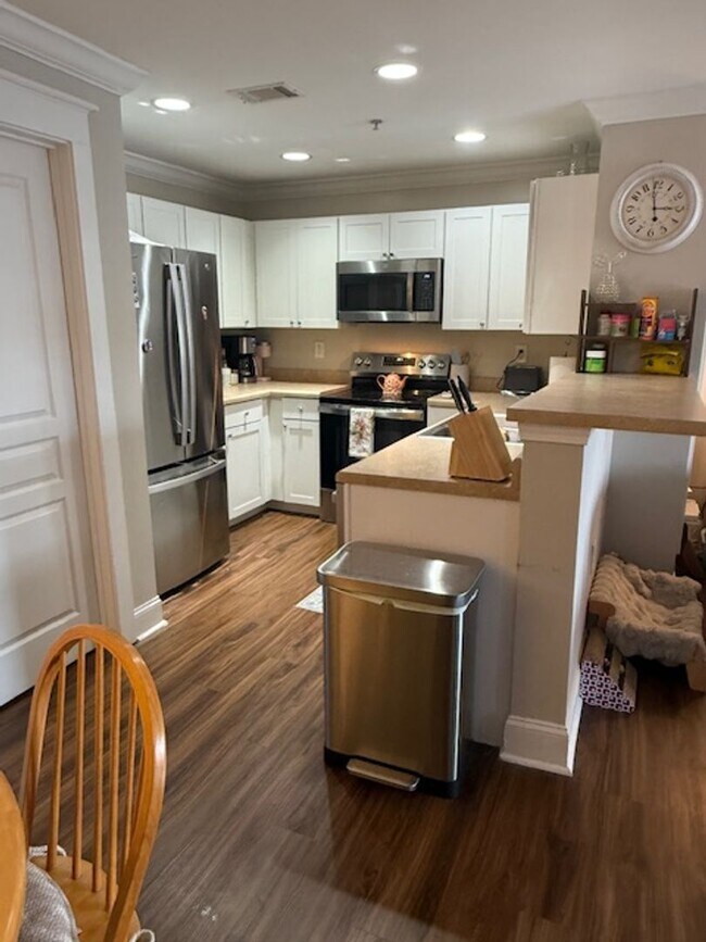 Building Photo - 15-1527 Kisling