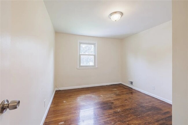 Building Photo - 290 Fetzner Rd