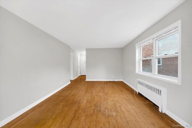 Building Photo - 320 S Broadway