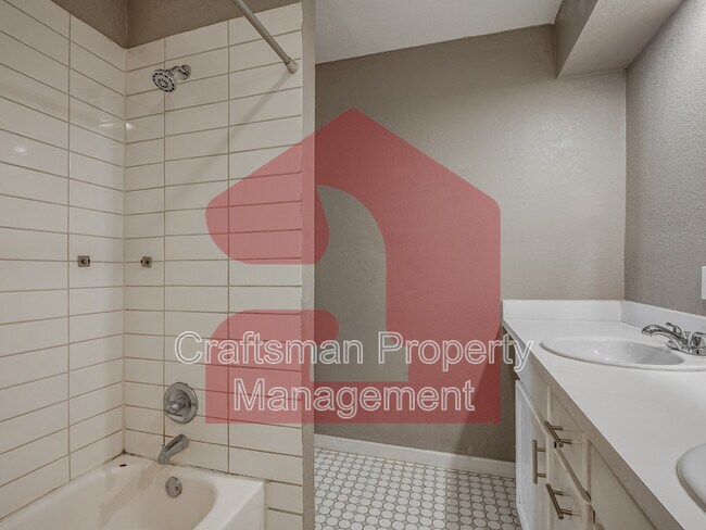 Building Photo - 2843 NW 18th St