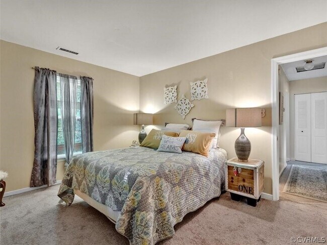 Building Photo - 12312 Poplar Forest Dr