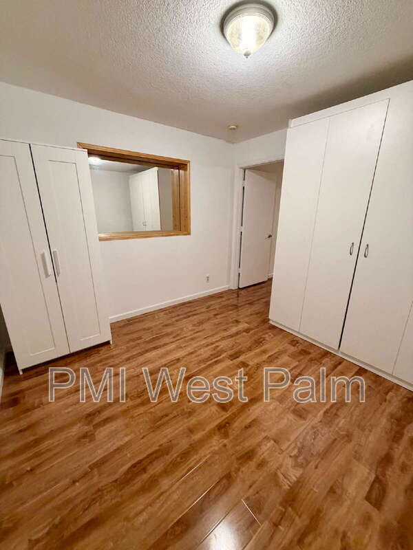 Building Photo - 147 Sunflower Cir