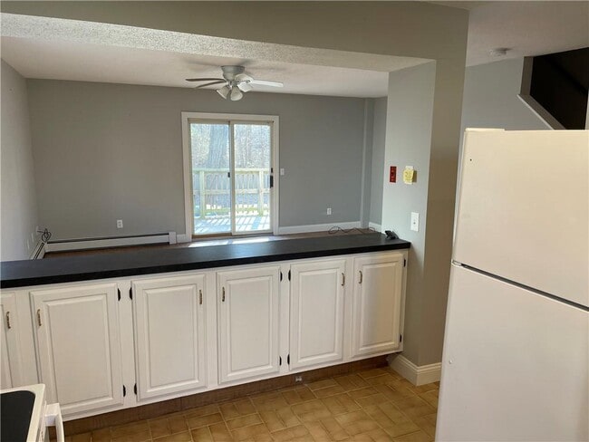 Building Photo - 12 Beacon St