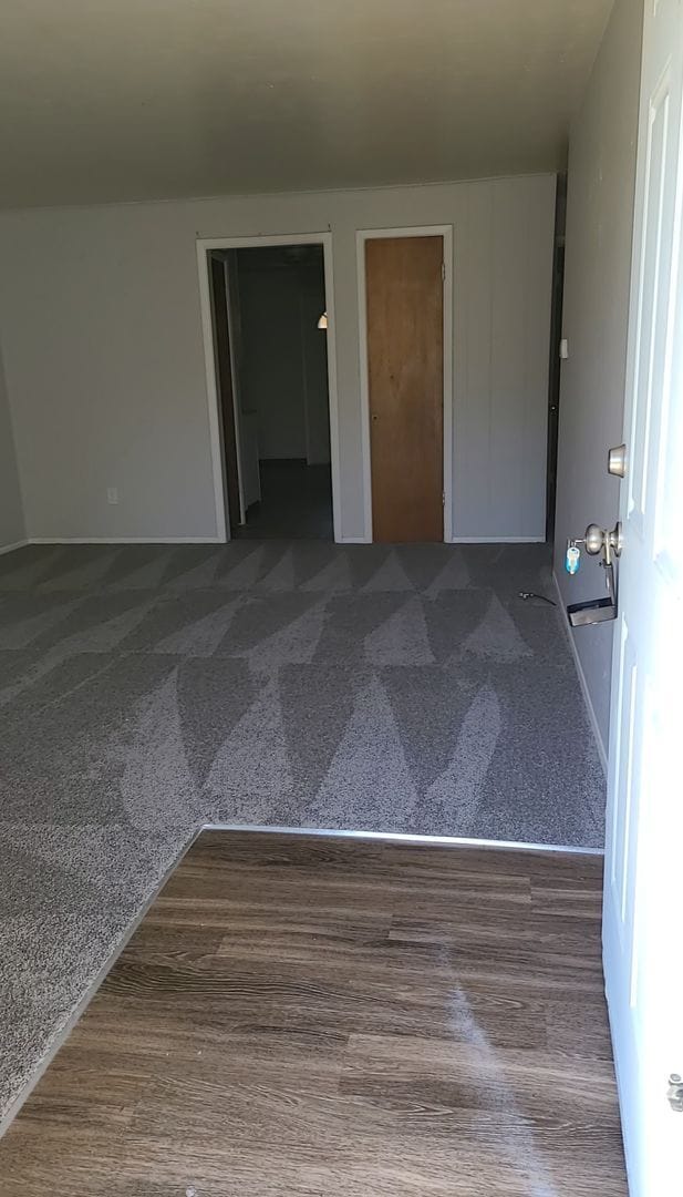 Building Photo - Updated 2 Bedroom Apartment with Private P...