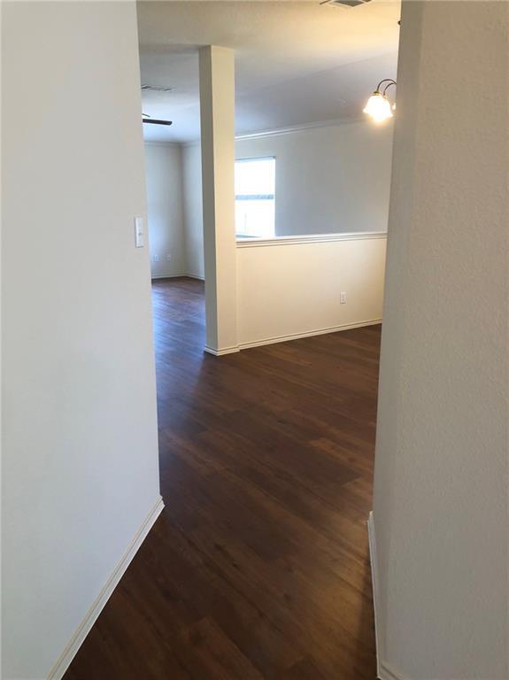 Building Photo - 1123 Burgess Dr