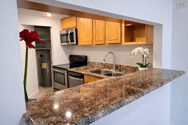 Building Photo - 5300 NE 24th Terrace