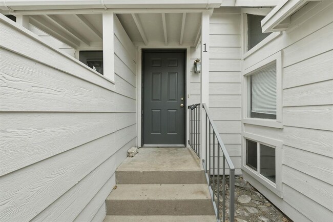 Building Photo - 2711 St Edwards Cir