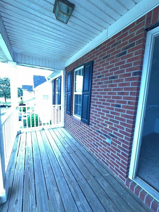 Building Photo - 570 Batty Way