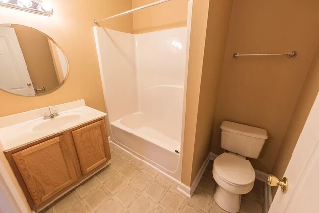 Building Photo - 1900 Lee Rd 61