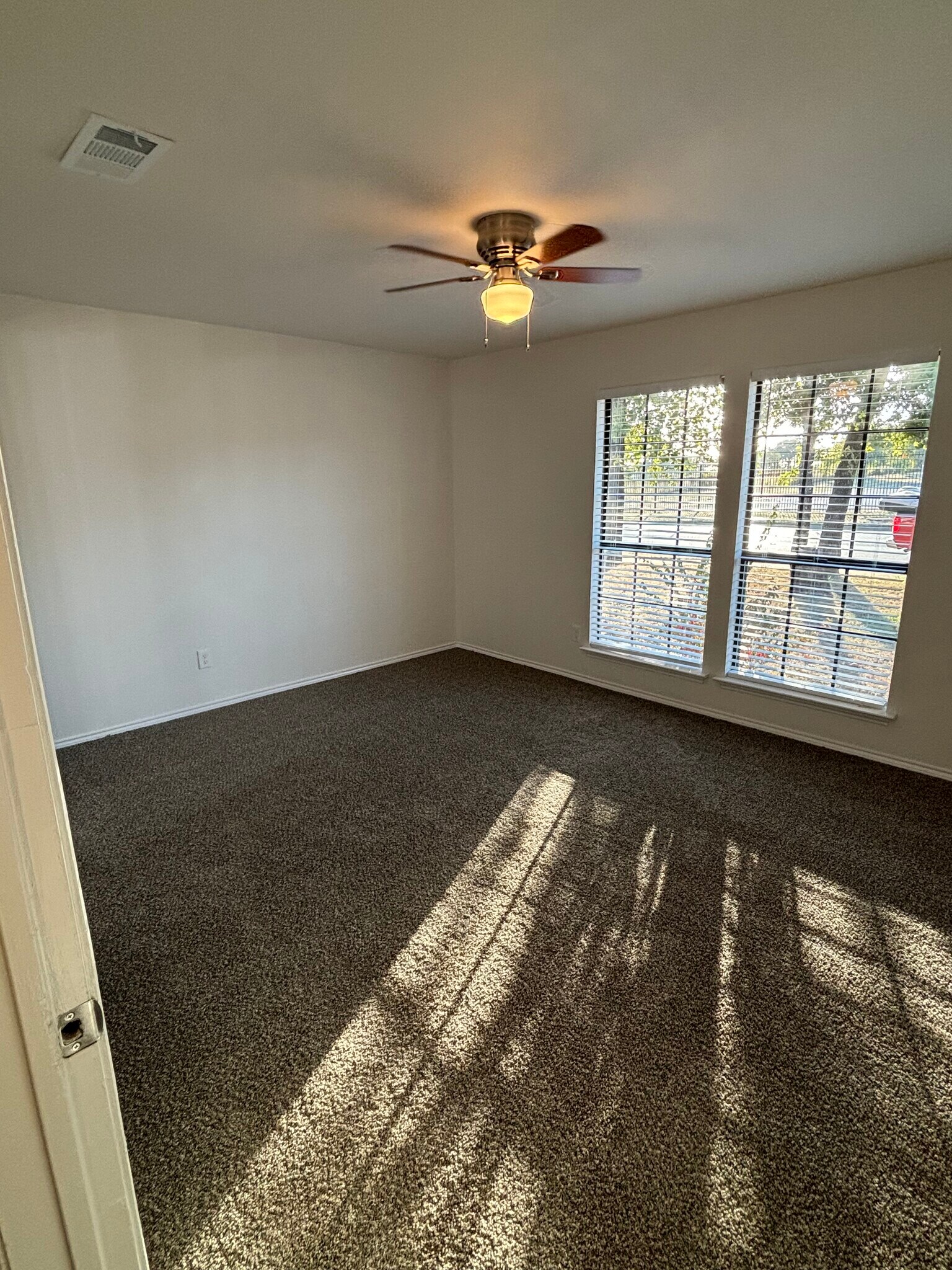 Building Photo - 511 Crowley Rd