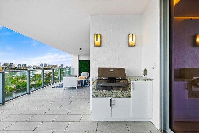 Building Photo - 1180 N Federal Hwy