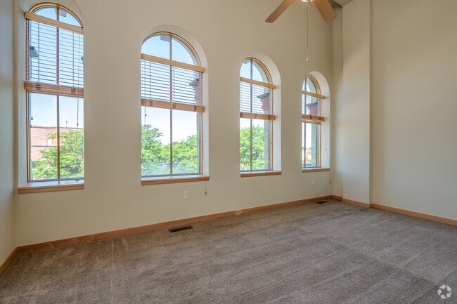 Building Photo - Retlaw