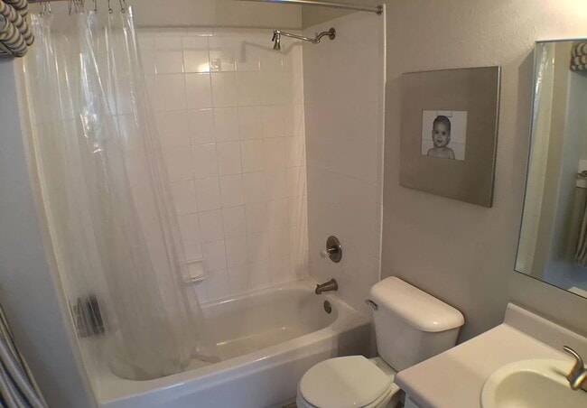 Building Photo - Beautiful townhome is Crown Point II!